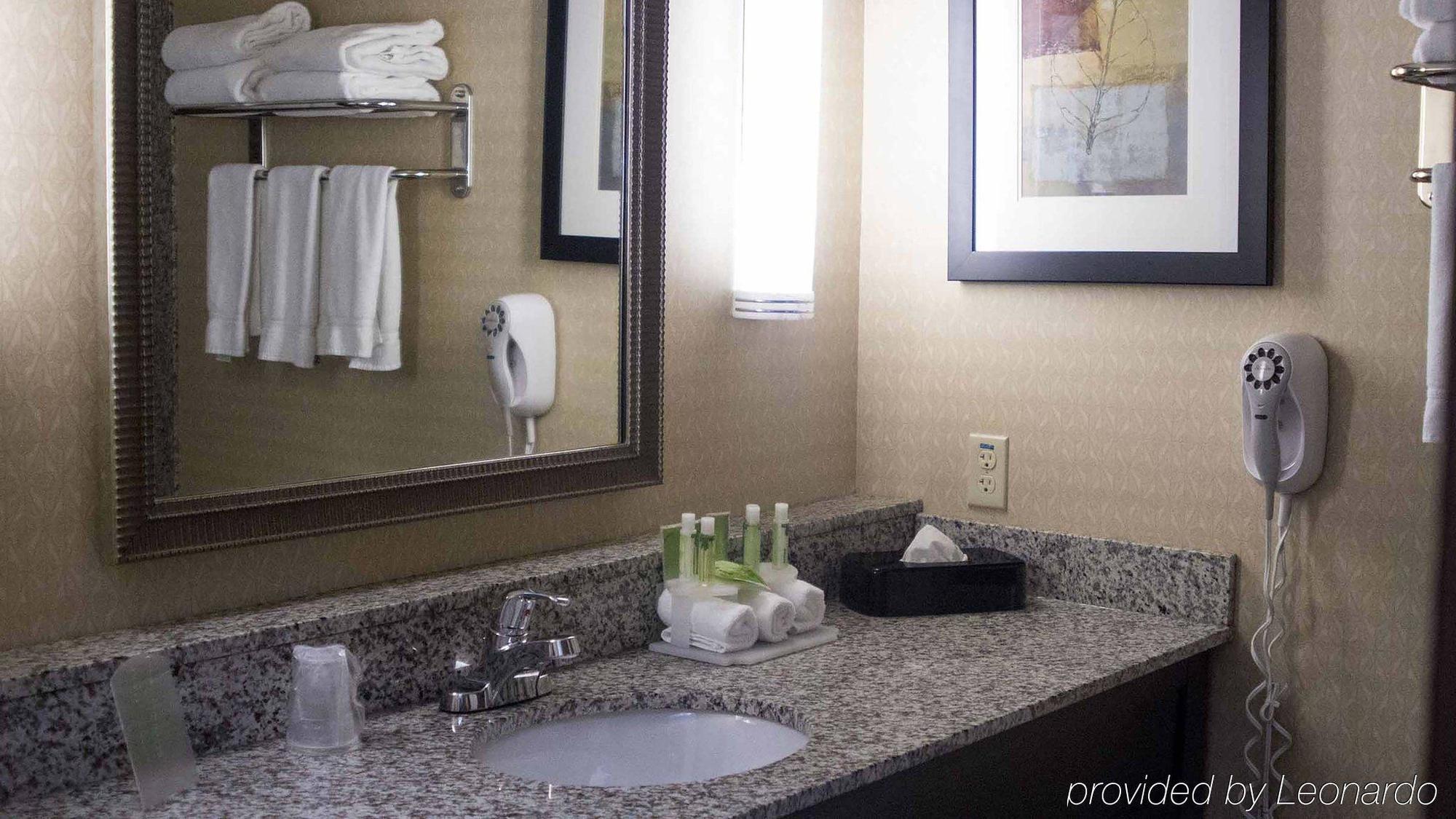 Holiday Inn Express & Suites Detroit - Novi By Ihg Eksteriør bilde